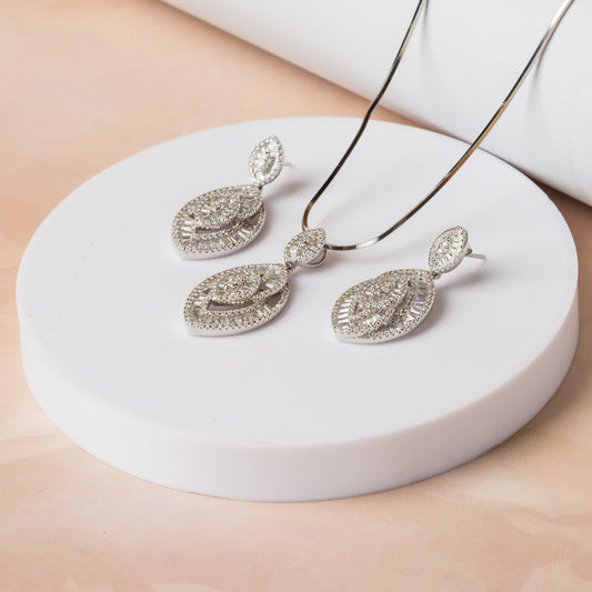 Silver Whirling Embrace Pendant Set