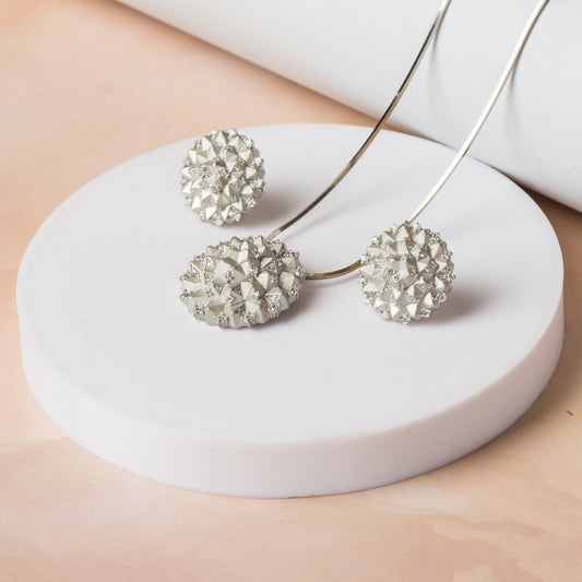 Silver Gleaming Triangle Stone Pendant Set