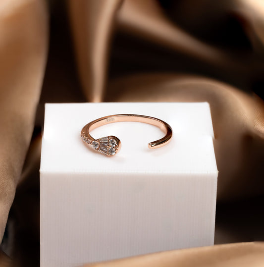Rose Gold Minimal Zircon Ring