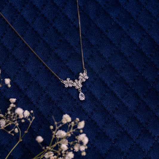 Silver Solitaire Bouquet Chain Pendant