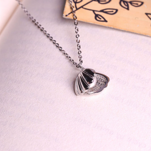 Silver Pearl Shell Chain Pendant