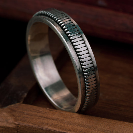 Vintage Rotating Minimalist Ring