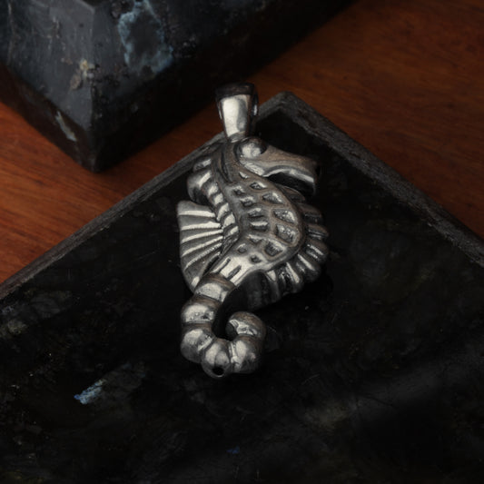 Silver Sea Horse Pendant