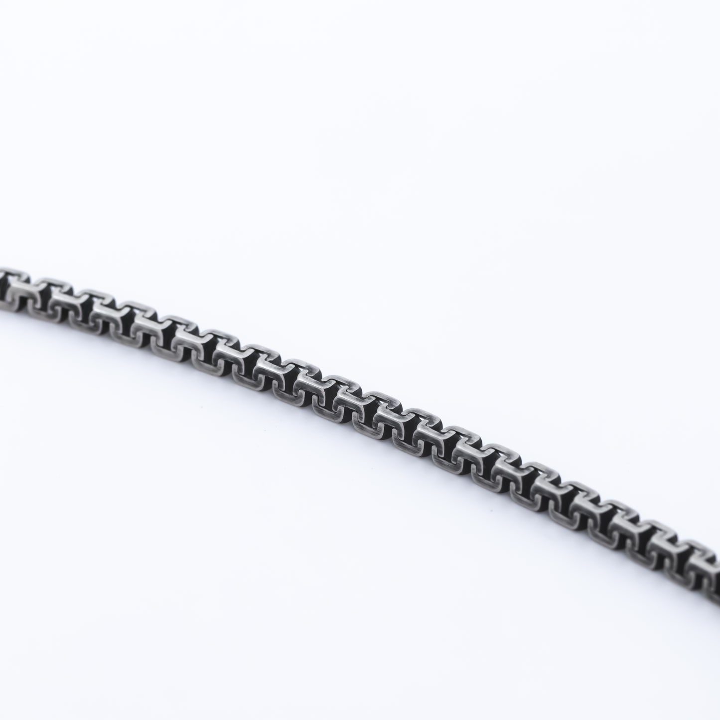 Sturdy Elegance : Silver Men's oxidised heavy link chain