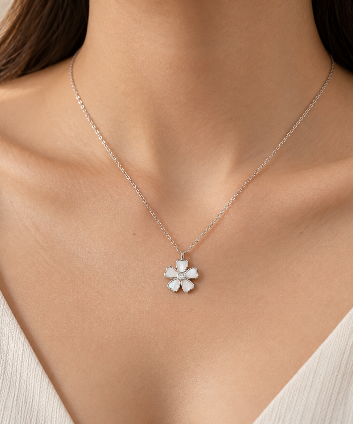 Silver Classic Flower Chain Pendant