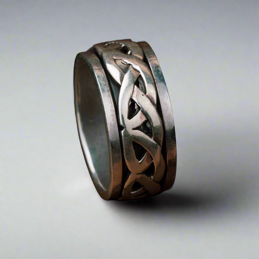 Vintage Rotating Overlapping Ring