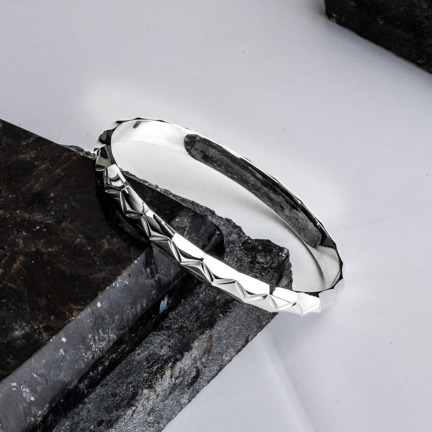 Silver Gleaming  Cuff/Kada