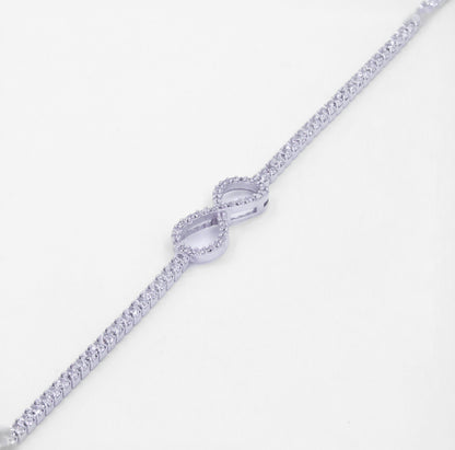 Silver Elegant Solitaire Infinity Bracelet