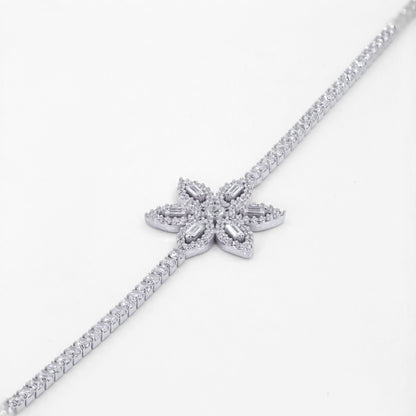Silver Elegant Solitaire Flower Bracelet