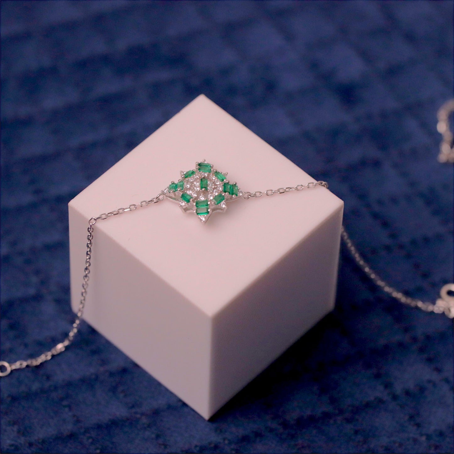 Silver Nyra Flame Chain Pendant Combo Set