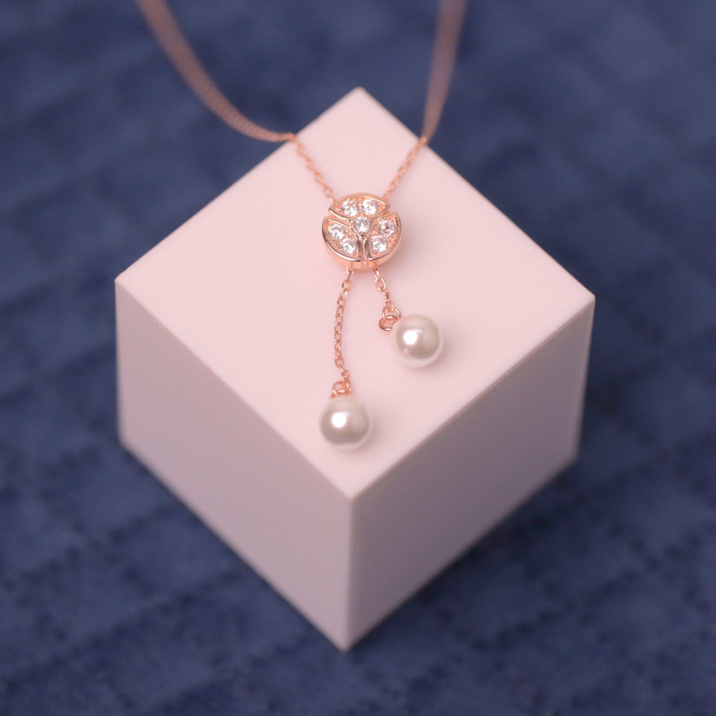 Rosegold Pearlaire Chain Pendant