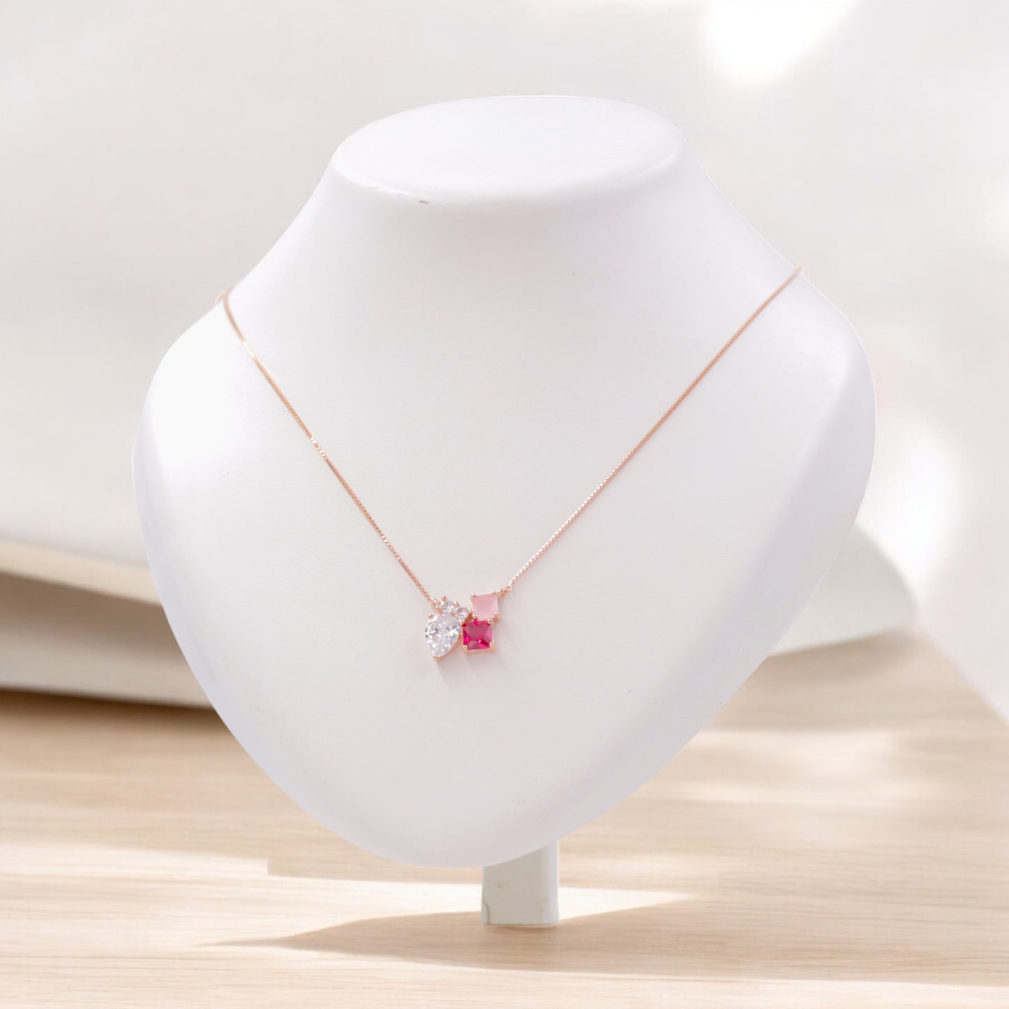 Rosegold Majestic Trio Chain Pendant