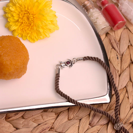 Pavitra Sutra Silver Rakhi