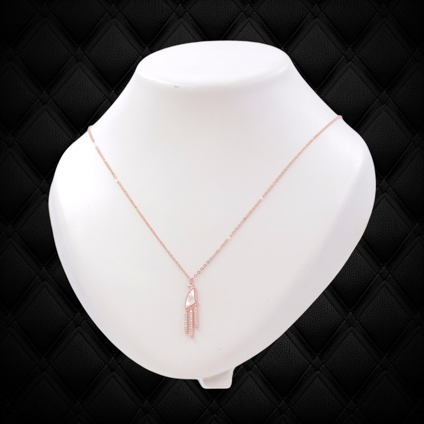 Rosegold Pearlavia Chain Pendant